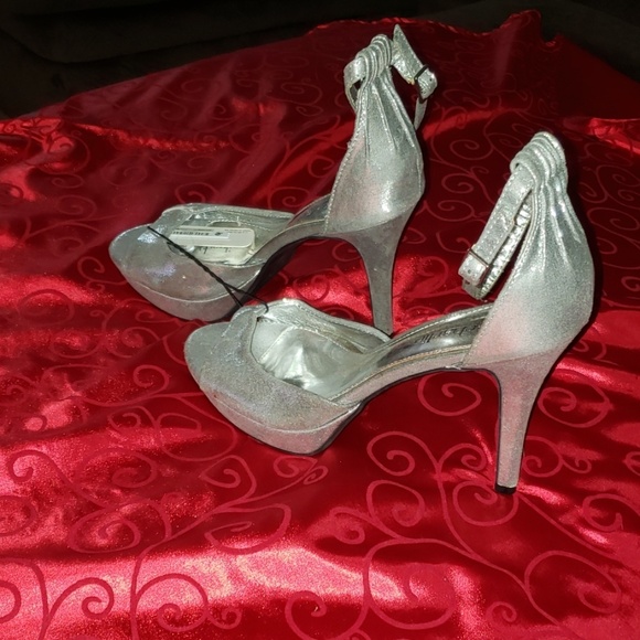 Silver Ankle Strap Peeptoe Platform Pumps - Picture 2 of 3